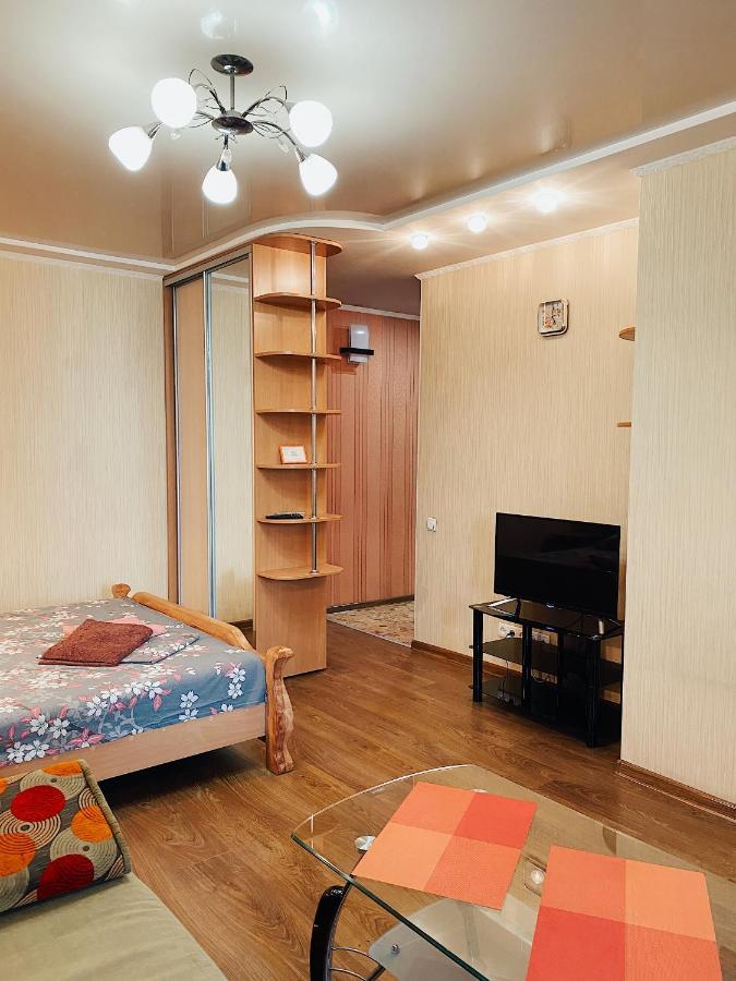 Apartment - Sobornyi Prospekt 97 Zaporizhia Bagian luar foto