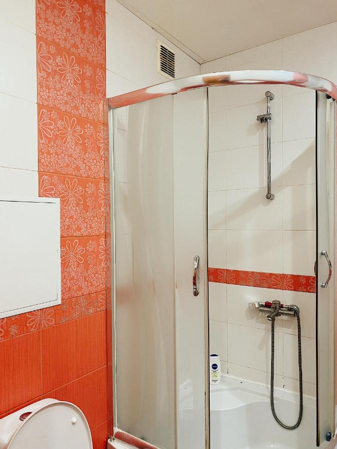 Apartment - Sobornyi Prospekt 97 Zaporizhia Bagian luar foto