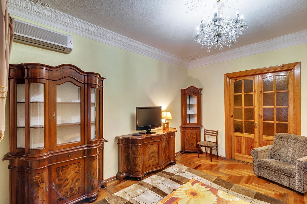Apartment - Sobornyi Prospekt 97 Zaporizhia Bagian luar foto